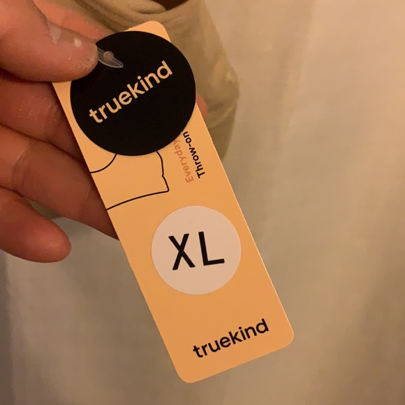 New with tags- lightly padded, bra. Size XL no up size - Picture 5 of 5